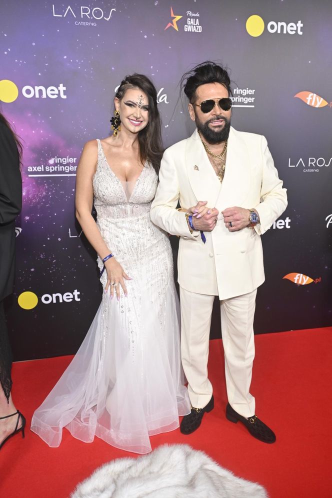 Rutkowski w nowej zaczesce, Rozenek-Majdan z wąsem na głowie i naga Kamińska