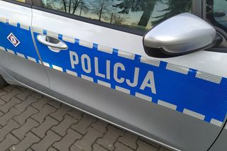 Poszukiwany 30-latek został zatrzymany przez policję za zbyt szybą jazdę