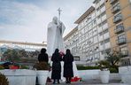 Papież Franciszek w klinice Gemelli. Wierni się modlą