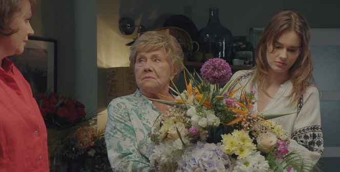 M jak miłość odc. 1886. Barbara (Teresa Lipowska), Franka (Dominika Kachlik), Marysia (Małgorzata Pieńkowska)