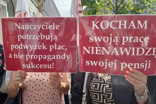 Przed Urzędem Wojewodzkim w Łodzi protestowali nauczyciele z ZNP!