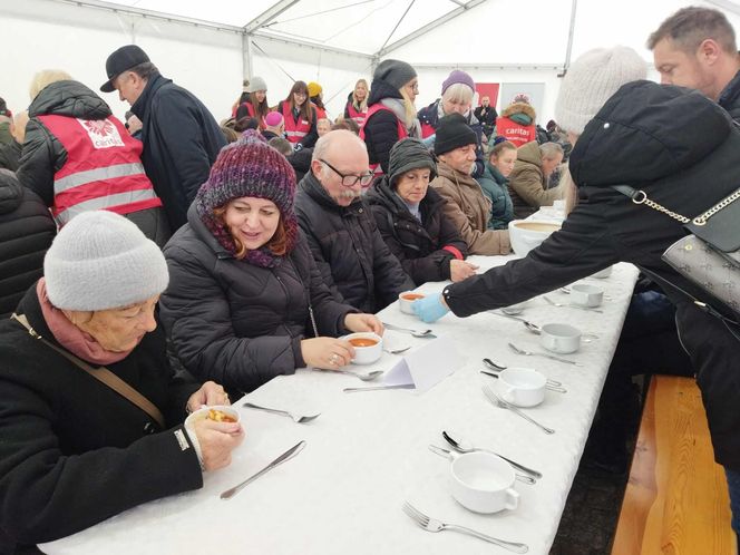 Ubodzy spotkali się na wspólnej modlitwie i posiłku