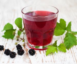 LECZNICZA NALEWKA z jeżyn. Przepisy na jeżynówkę