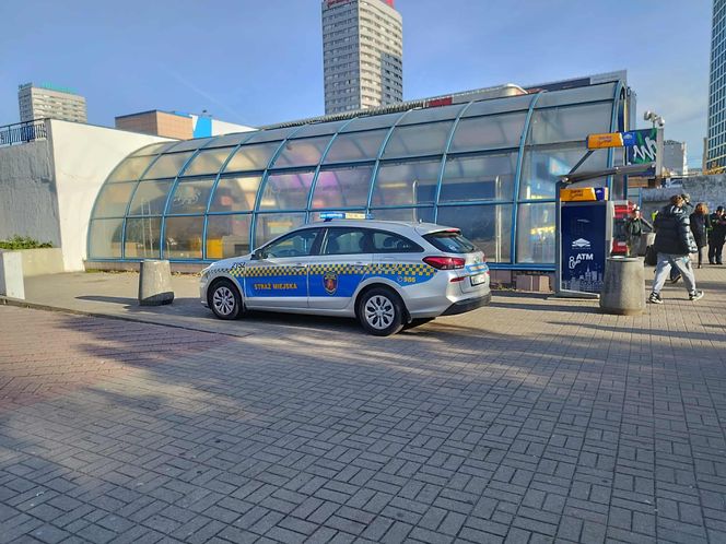 Zamknięta stacja metra Centrum (5.11.2025)