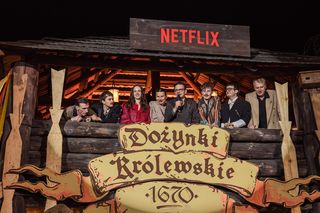 Hitowy serial 1670 powraca - zobacz, co się działo na warszawskiej premierze 2 sezonu