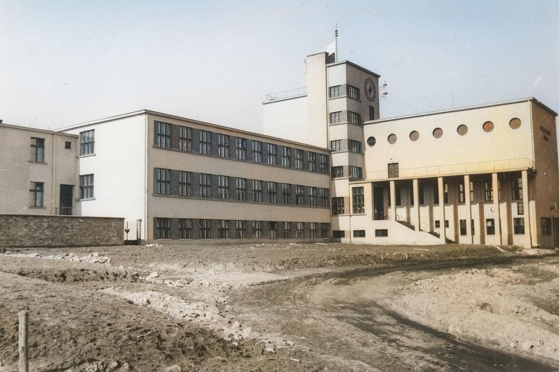 Budynek projektu Tadeusza Michejdy. Ratusz w Janowie