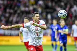 Tyle Robert Lewandowski zarabia za jeden post na Instagramie. Stawka zwala z nóg! 