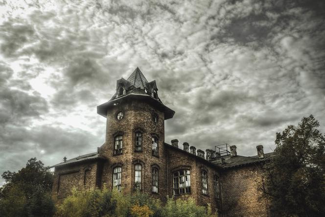 Opuszczone dwory i pałace w Polsce