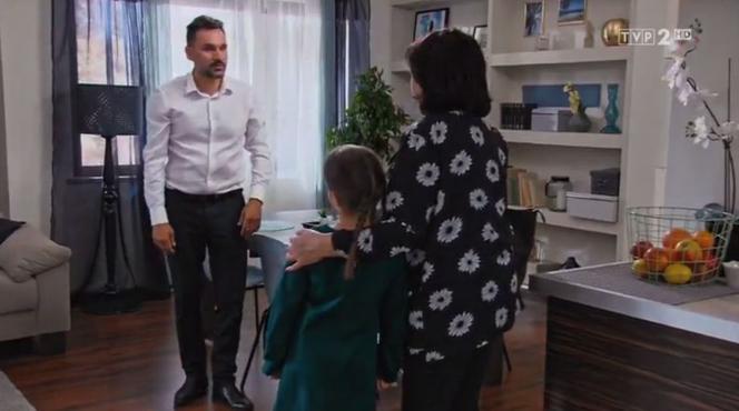 Barwy szczęścia odc. 1968. Piotr (Piotr Jankowski), Ewunia (Gabriela Ziembicka), Elżbieta (Marzena Trybała)