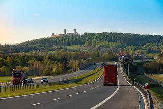 Droga ekspresowa S7 - widać z niej zamek w Chęcinach