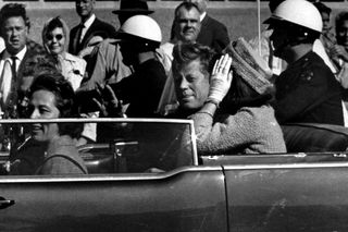 Trump odtajnił tajne akta o zamachu na JFK