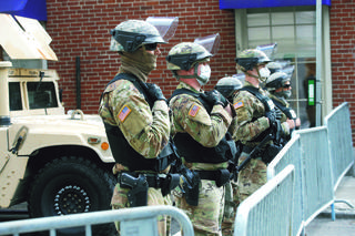Godzina policyjna albo wojsko - taki był plan tłumienia protestów w Nowym Jorku