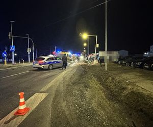 Tragiczny wypadek na DK7. Wóz strażacki zderzył się z osobówką