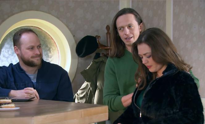  Na Wspólnej odc. 3286. Emil (Piotr Ligienza), Ania (Małgorzata Kocik), Paweł (Grzegorz Kwiecień)