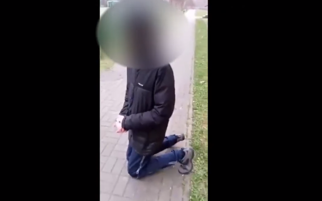 Skandal w Myszkowie. Nastolatkowie znęcali się nad niepełnosprawnym mężczyzną. Nagranie wrzucili do sieci