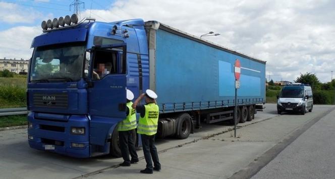 Radom: Transport napojów z niesprawnym zawieszeniem. To jednak nie wszystko!