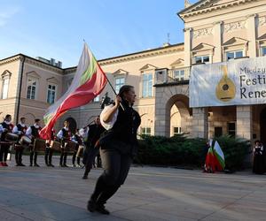 Korowód w ramach Międzynarodowego Festiwalu Renesansu w Lublinie