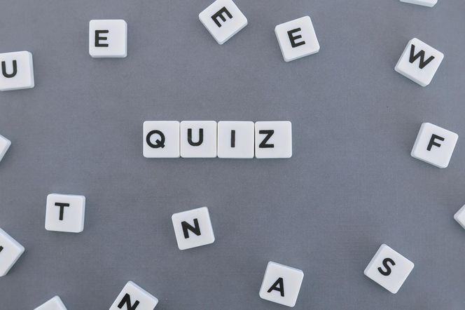 QUIZ. Sobotnia ortografia. Mała, czy wielka litera? Ile razy powinie Ci się noga?