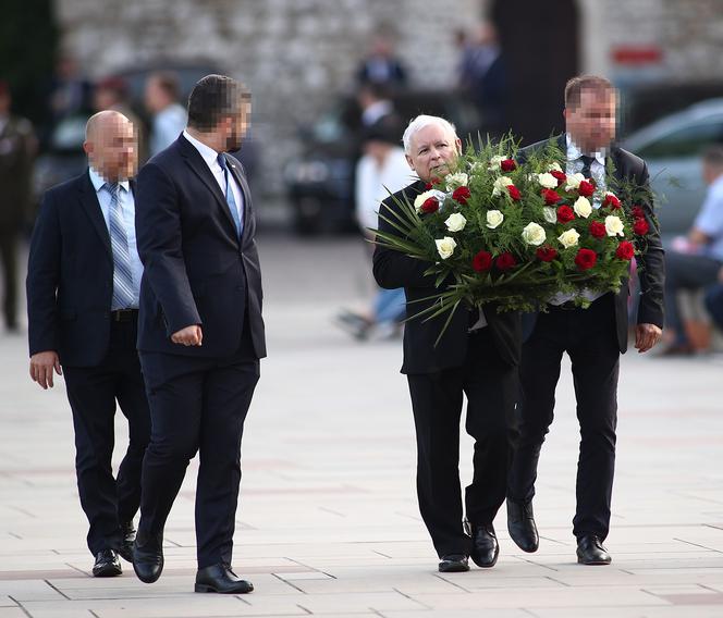 PiS modli się za Lecha Kaczyńskiego na Wawelu