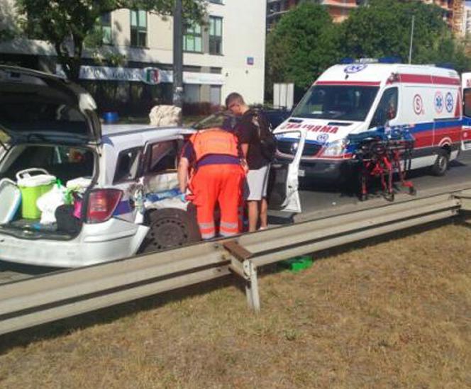 Tramwaj zmiażdżył ambulans 