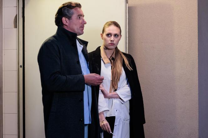 Na Wspólnej odc. 3481. Daria (Patrycja Topajew), Lew Nalepa (Przemysław Sadowski)