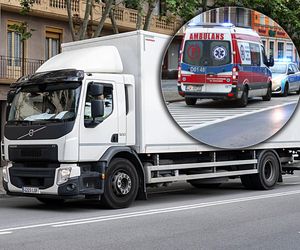 Pas zerwał się z naczepy tira i uderzył pieszą! 57-latkę zabrał śmigłowiec. Przerażający wypadek