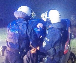 Na A1 miało dojść do wielkiej kibicowskiej bójki. Policjanci z woj. łódzkiego zapobiegli starciu