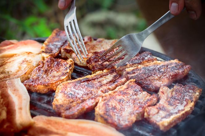Marynata do boczku na grilla – idealne połączenie miodu i musztardy dla soczystego smaku!