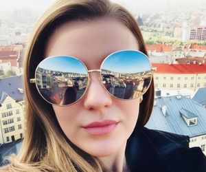 Modne okulary naj esień i zimę 2025/2026: stylowe trendy od projektantów