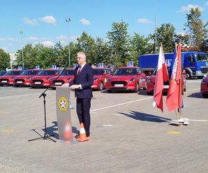 Siedlecki WORD wymienił starą flotę pojazdów egzaminacyjnych na nowe samochody marki Suzuki Swift