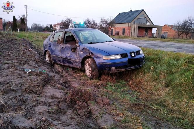 Świadkowie próbowali zatrzymać pijanego kierowcę. Skończyło się dachowaniem