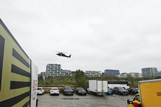 Wojskowe śmigłowce latają nisko nad Warszawą. Co się dzieje?