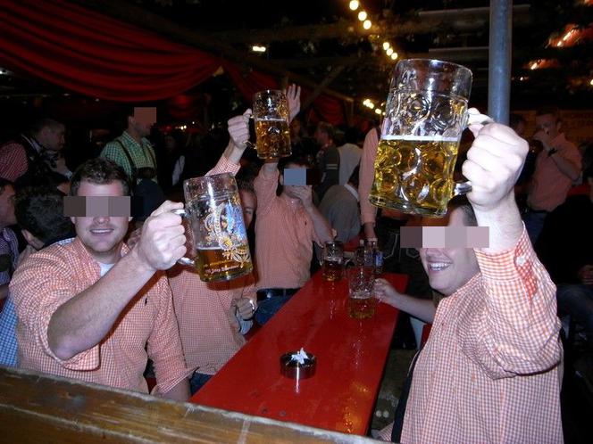 Picie piwa w plenerze