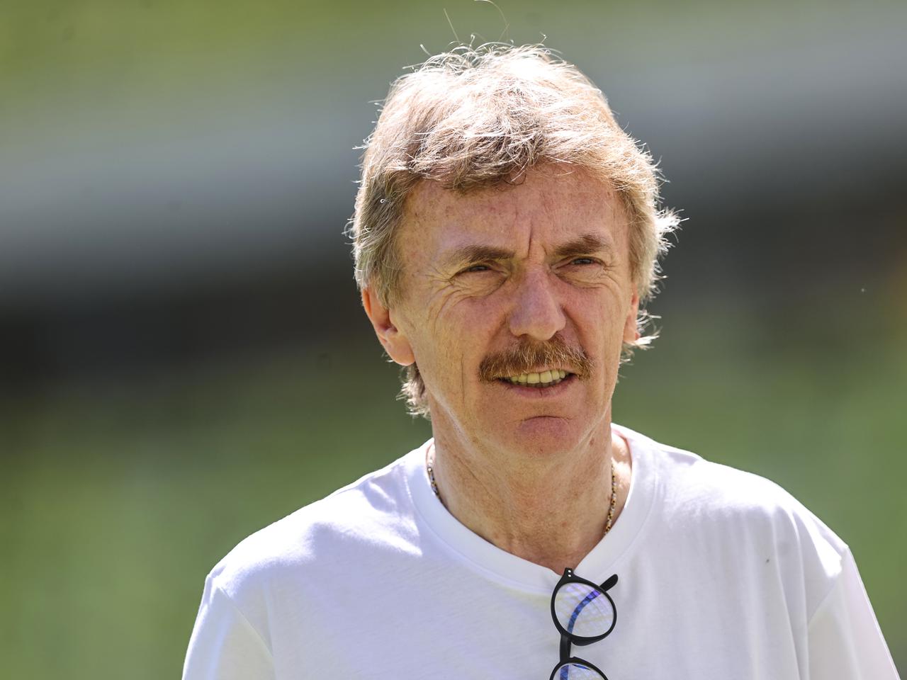 Zbigniew Boniek TRYSKA dobrym humorem przed meczem z Hiszpanią. Dobra mina do złej gry?