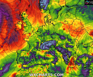 Potężny cyklon Peggy zbliża się do Europy. Zmieni pogodę w Polsce 