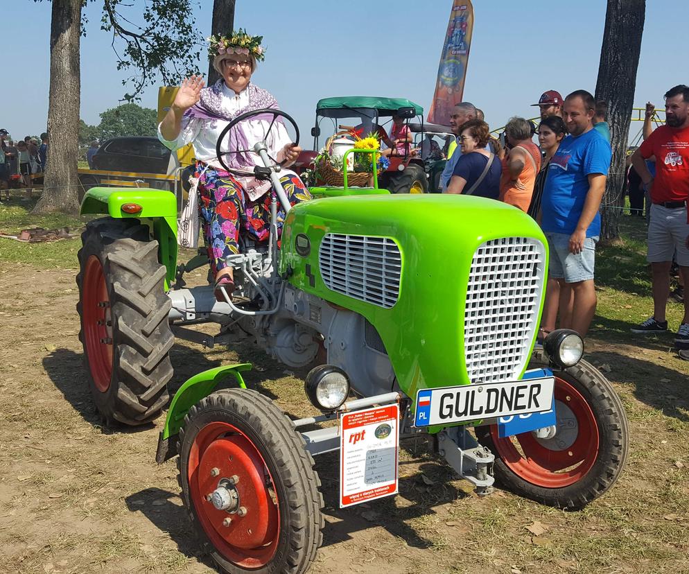 Festiwal starych ciągników w Wilkowicach. Setki maszyn, tysiące widzów i upał 