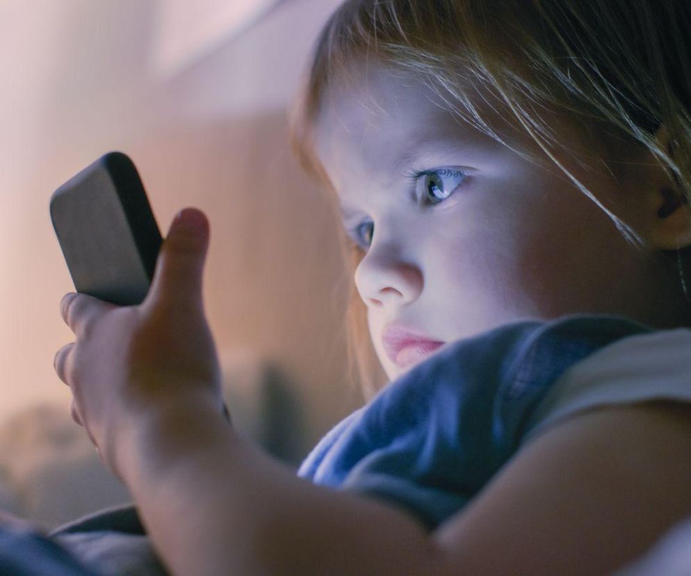 Smartfon u dziecka. Liczysz minuty? Sprawdź, co jest ważniejsze