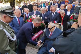 Wręczenie nominacji generalskiej płk. Zdzisławowi Baszakowi w Tarnowie