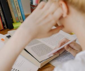 Jaka lektura będzie na egzaminie ósmoklasisty 2023? Uczniowie przerażeni!