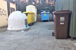 Pożegnaj się z brązowymi workami! Od stycznia bioodpady tylko w pojemnikach