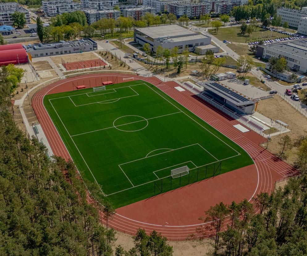 Boisko z certyfikatem FIFA, strzelnca, korty tenisowe. Akademickie Centrum Sportu będzie otwarte. Biegusiem!