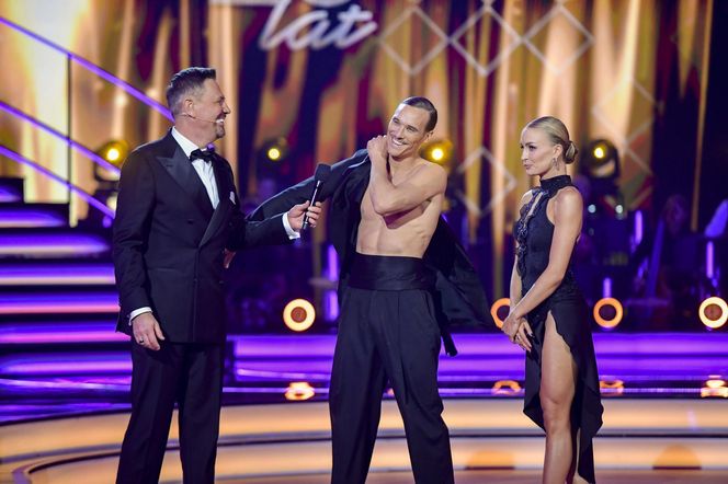 Maurycy Popiel w "Tańcu z Gwiazdami". Partneruje mu Sara Janicka