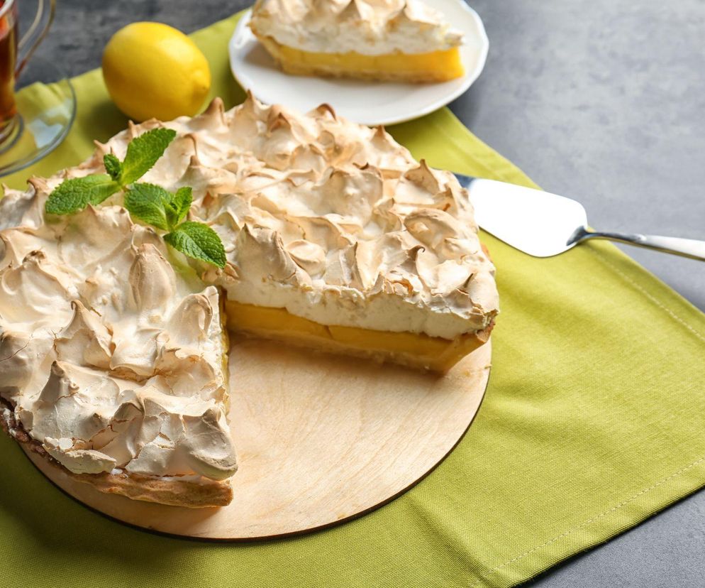 sernik z bezową pianką