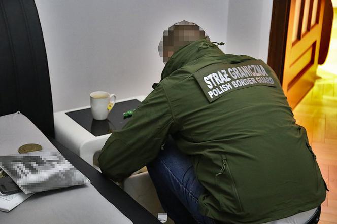 Akcja CBŚP: Rozbito gang ułatwiający pobyt nielegalnym imigrantom