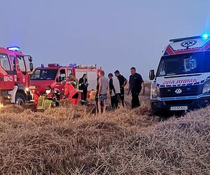 Kombajn wciągnął rolnika na polu w Wygiełzowie. Lądował LPR