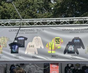 Ceny merchu na koncercie Kendricka Lamara. Tyle trzeba zapłacić za koszulki, bluzy i inne gadżety