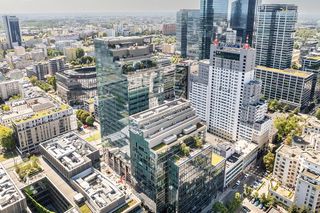 Montaż fasady na biurowcy Studio A w Warszawie