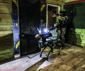 Ma cztery łapy, stalowe serce i właśnie podał łapę policjantowi. „Robopies” nowym hitem w służbach