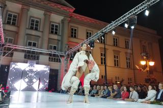 RADOM FASHION SHOW