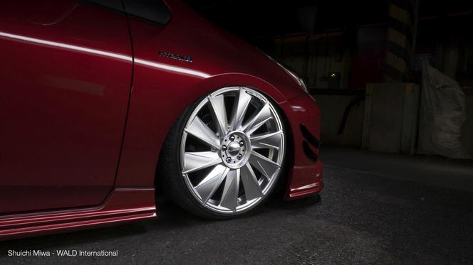 Toyota Prius po tuningu WALD International